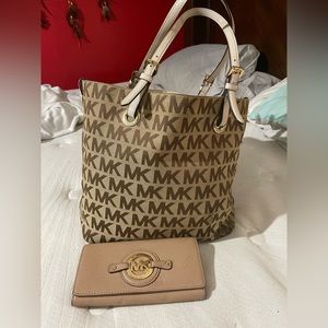 Authentic Michael Kors Purse, Wallet, & Clutch, MK Purse, MK Wallet, MK Clutch